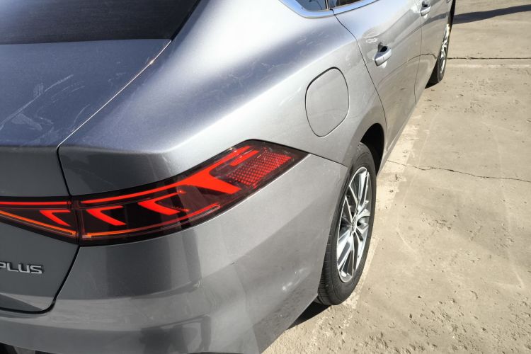 比亚迪 秦PLUS 2023款  冠军版 DM-i 120KM超越型车身外观9