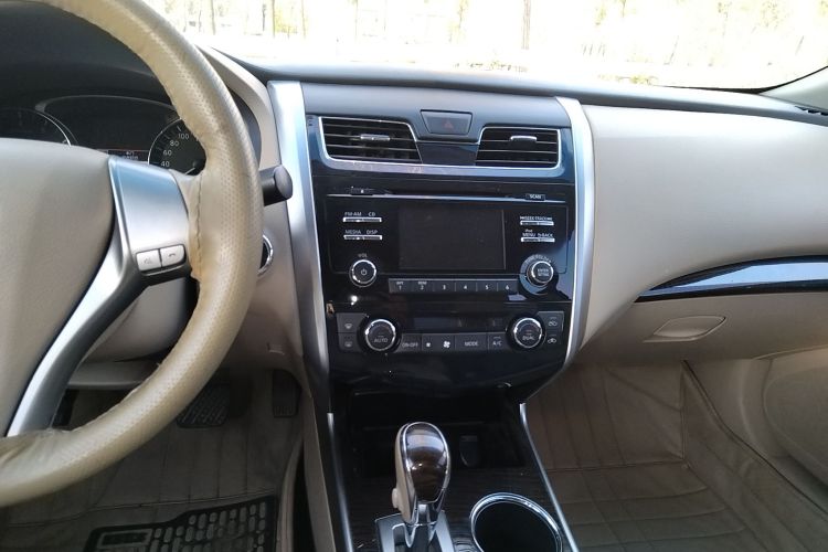 日产 天籁 2013款 2.0L XL舒适版中控内饰16