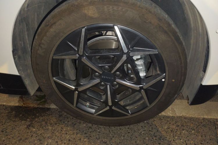 领克Z20 2025款 530km 后驱Pro车身外观10