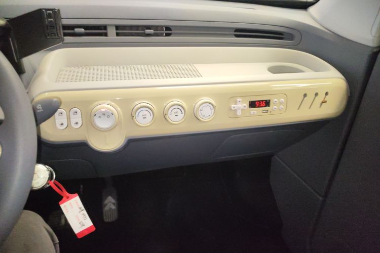 奔腾小马 2025款 222km 灵动马中控内饰16