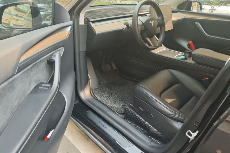 特斯拉 Model Y 2021款 标准续航后驱版中控内饰7003