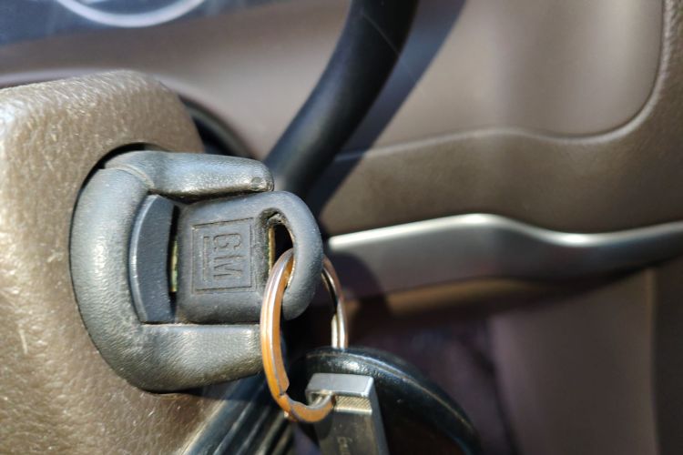 别克GL8 2014款 2.4L 经典版中控内饰11