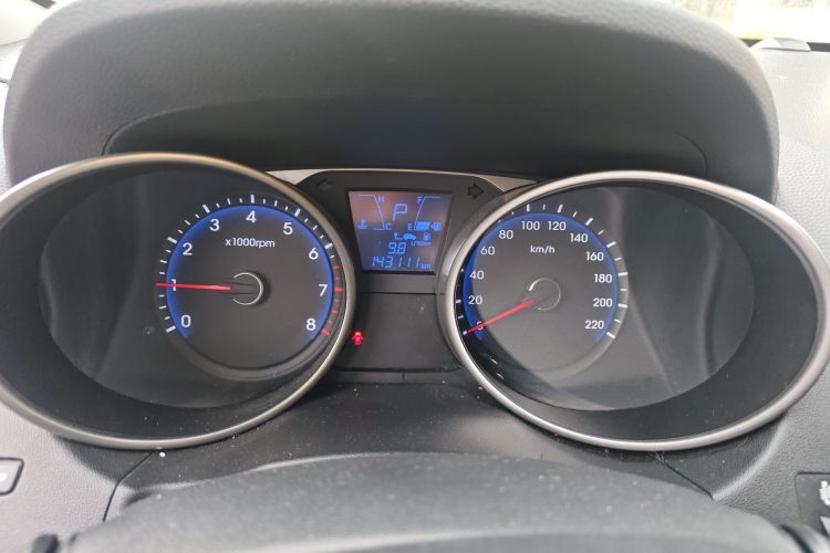 北京现代ix35 2015款 2.0L 自动两驱智能型 国V中控内饰14