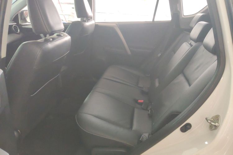 丰田 RAV4荣放 2018款 2.5L 自动四驱精英i版中控内饰7004