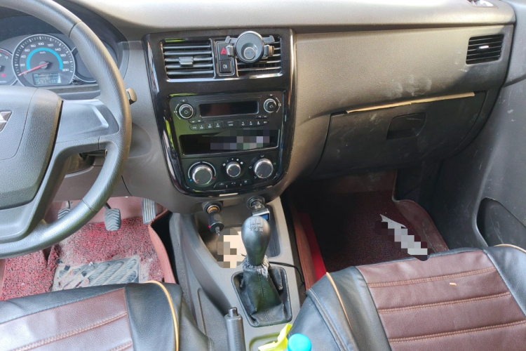 五菱汽车 五菱荣光V 2018款 1.5L标准型中控内饰16