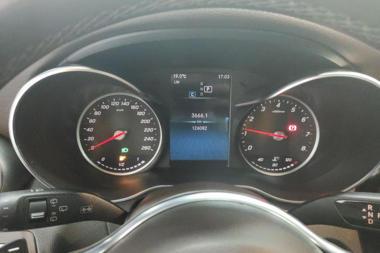 奔驰GLC 2020款 GLC 260 L 4MATIC 动感型中控内饰14