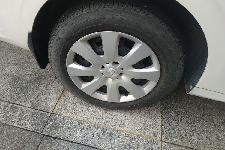 标致301 2016款 1.6L 手动舒适版车身外观6008