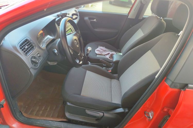 大众 Polo 2014款 1.4L 手动风尚版中控内饰19