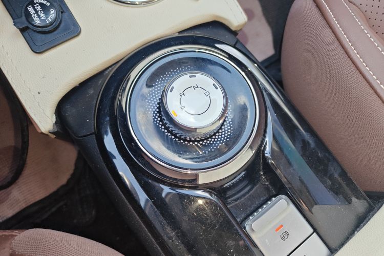 五菱汽车 五菱缤果 2023款 333km 悦享款中控内饰18