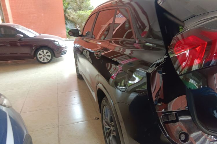 蓝电E5 2024款 荣耀版 100KM尊享型 7座车身外观4