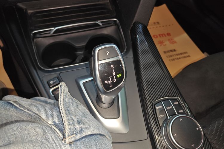 宝马4系 2019款 425i M运动套装中控内饰18