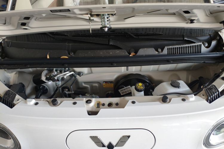 五菱汽车 宏光MINIEV 2024款 第三代 215km 青春版机舱底盘24