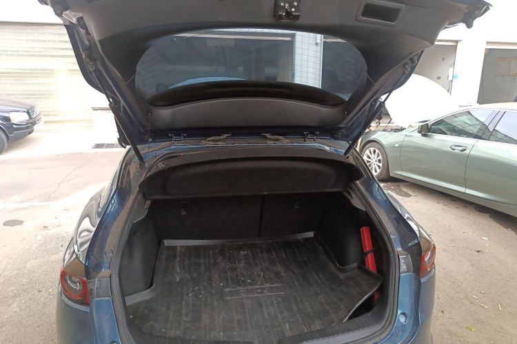 马自达CX-4 2020款 2.0L 自动两驱蓝天活力版机舱底盘23