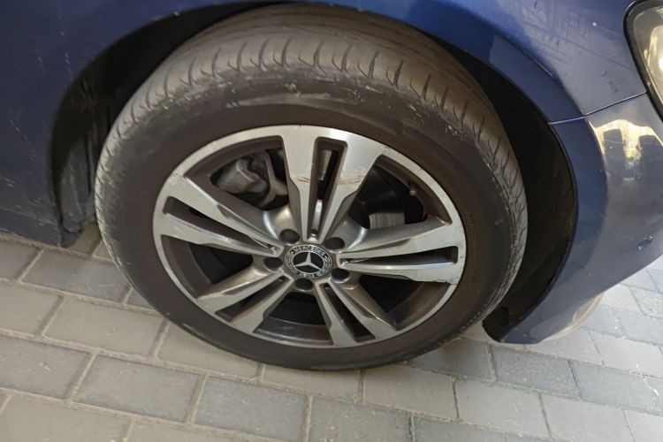 奔驰C级 2017款 改款 C 200 L 运动版车身外观10