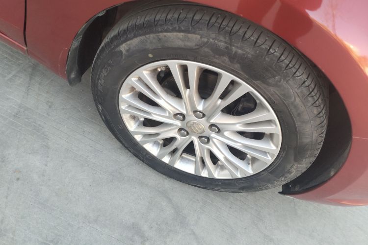 别克 英朗 2015款 15N 手动豪华型车身外观10