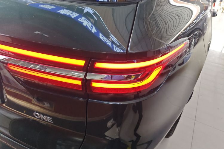 理想汽车 理想ONE 2021款 增程6座版车身外观9