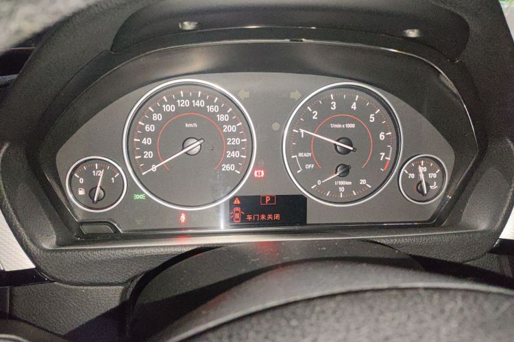 宝马3系 2017款 320i M运动型中控内饰14