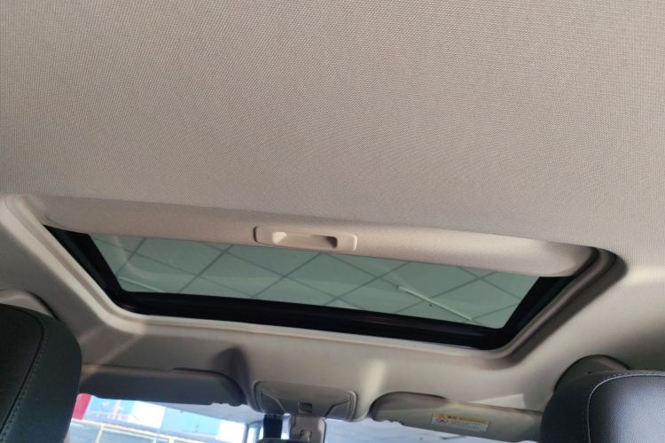 红旗H5 2022款 经典款 改款 1.5T DCT旗韵版中控内饰22