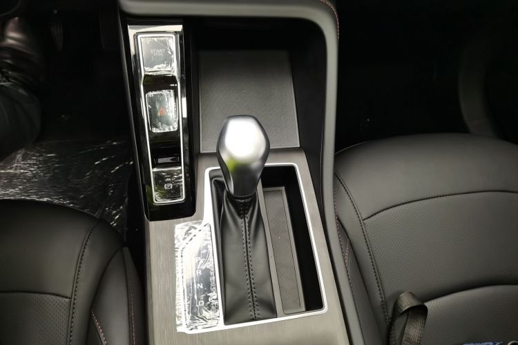 荣威i5 2023款 1.5L CVT豪华版中控内饰18