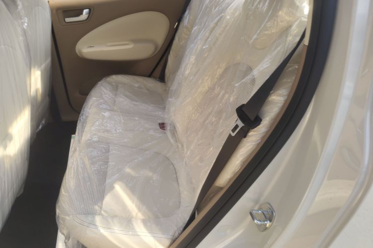 五菱汽车 宏光MINIEV 2025款 四门版 进阶款中控内饰7004