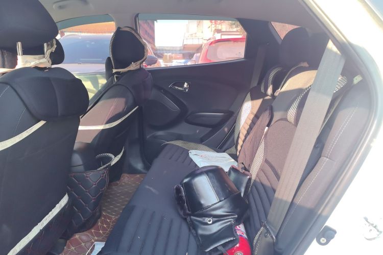 北京现代ix35 2015款 2.0L 手动两驱舒适型 国V中控内饰7004