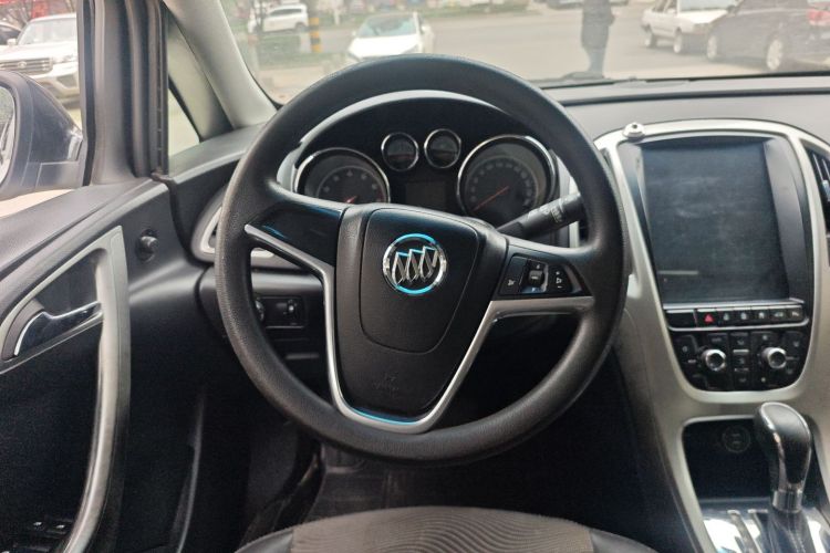 别克 英朗 2014款 XT 1.6L 自动时尚版中控内饰13