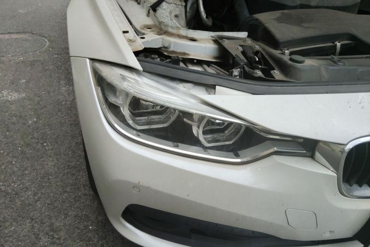 宝马3系 2017款 318i 时尚型车身外观6006