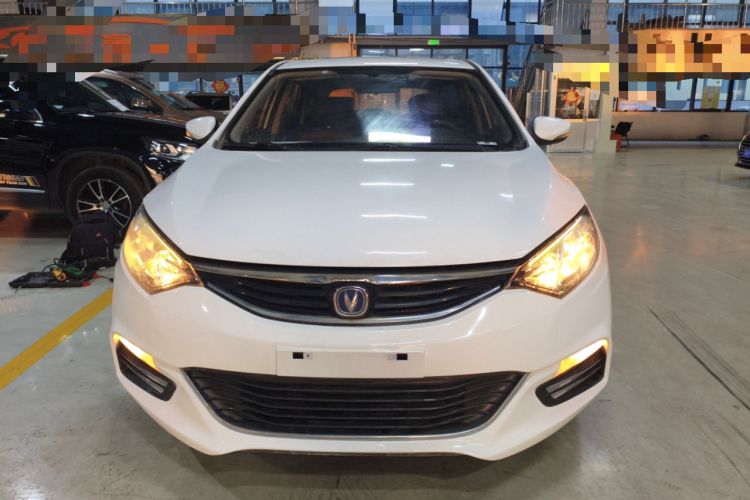 长安 逸动 2015款 1.6L 自动俊酷型 国IV车身外观2