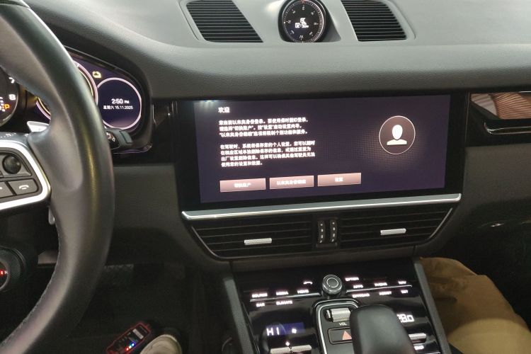 保时捷 Cayenne新能源 2022款 Cayenne E-Hybrid 2.0T 铂金版中控内饰16