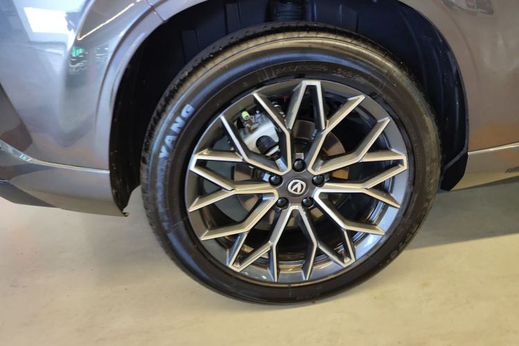 长安UNI-Z 2025款 1.5T 豪华型车身外观56