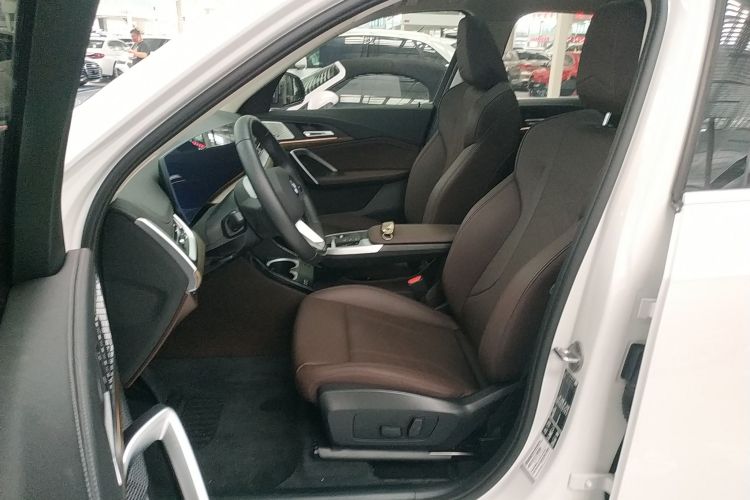 宝马X1 2023款 xDrive25Li X设计套装中控内饰19