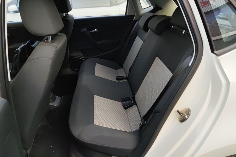 大众 Polo 2014款 1.4L 手动风尚版中控内饰21