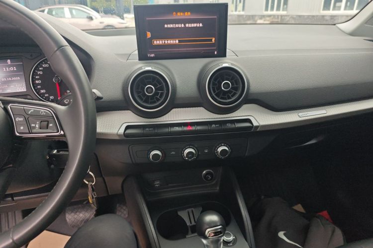 奥迪Q2L 2021款 35 TFSI 进取动感型中控内饰16