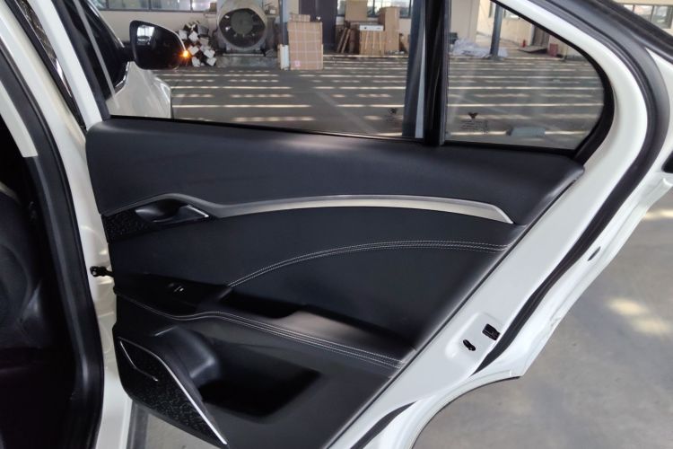 哪吒汽车 哪吒U 2021款 Pro 400 巡航版中控内饰45