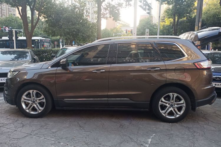 福特 锐界 2016款 EcoBoost 245 两驱豪锐型 7座车身外观4