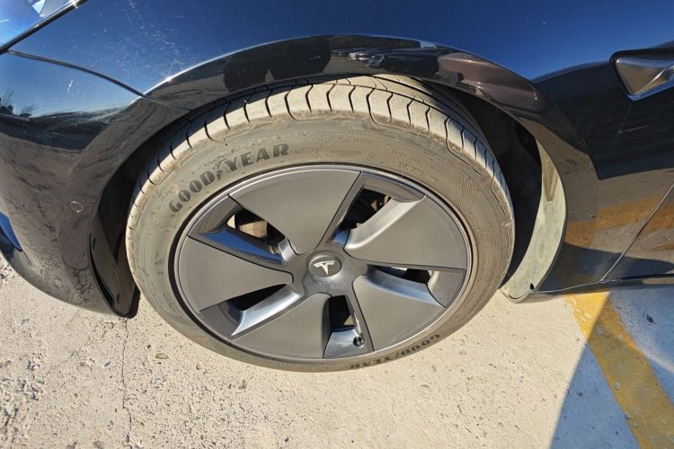 特斯拉 Model 3 2021款 标准续航后驱升级版车身外观6007