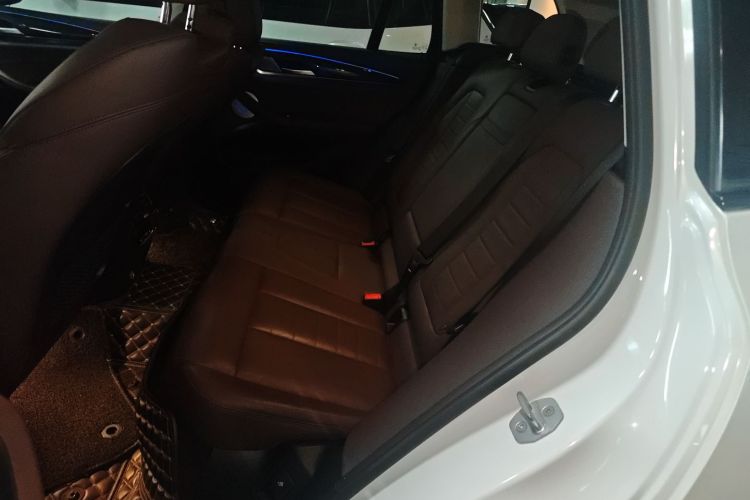 宝马X3 2018款 xDrive30i 领先型 M运动套装 国VI中控内饰21