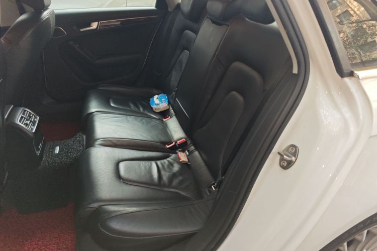 奥迪A4L 2013款 35 TFSI 自动技术型中控内饰7004