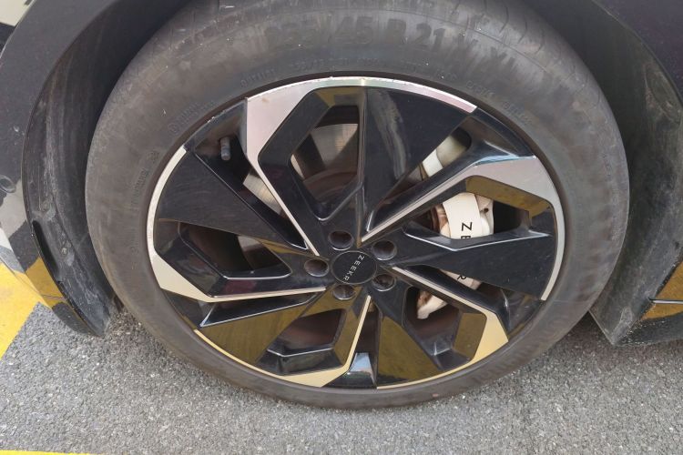 极氪001 2023款 YOU版 100kWh车身外观6007