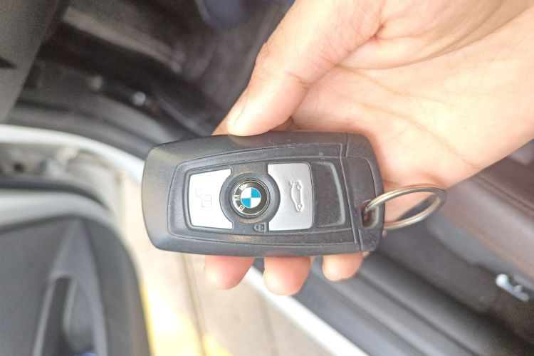 宝马3系 2019款 320Li 时尚型中控内饰11