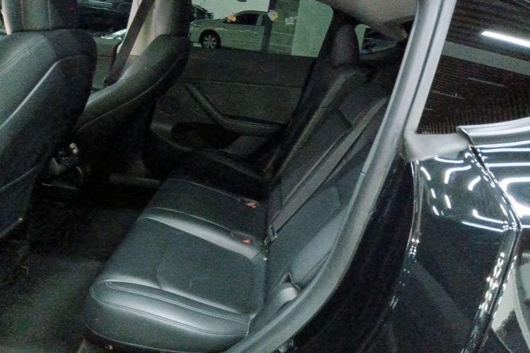 特斯拉 Model Y 2021款 标准续航后驱版中控内饰7004