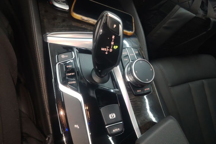 宝马5系 2018款 525Li M运动套装局部细节18