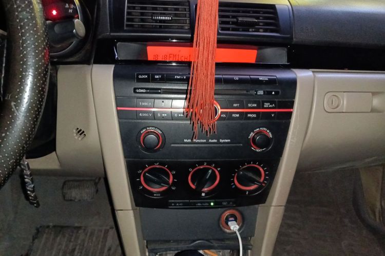 马自达3 2007款 1.6L 自动标准型中控内饰16