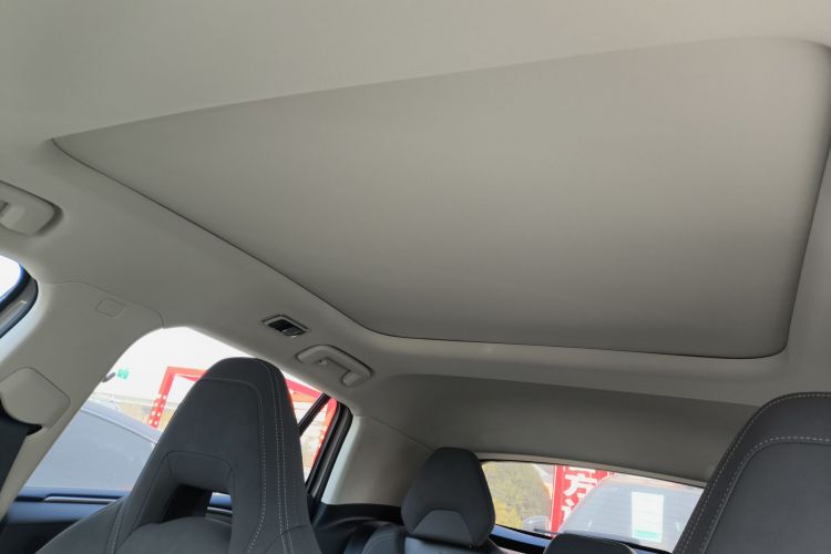 领克06 EM-P 2025款 EM-P 126长续航Halo中控内饰22