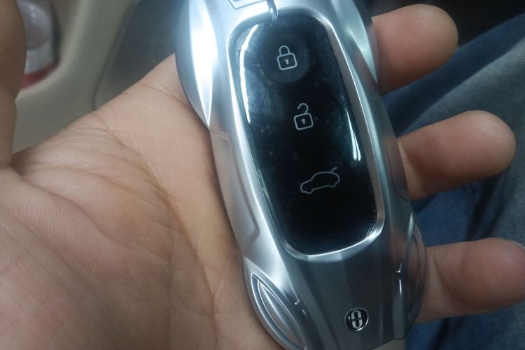 鸿蒙智行 问界M7 2024款 1.5T 智驾四驱Max版 5座中控内饰7001