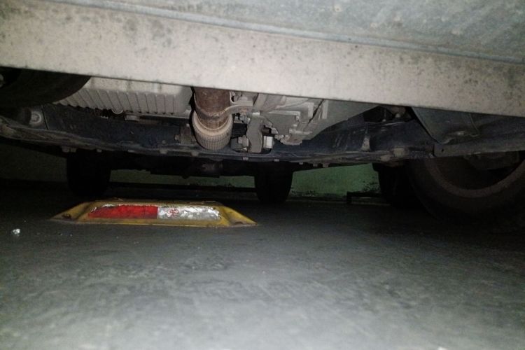 Jeep 自由侠 2018款 互联大屏版 180T 自动高能版局部细节9008