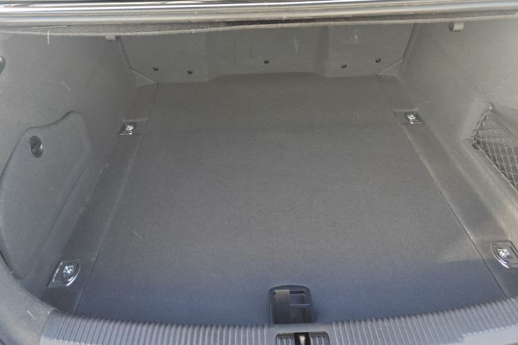 奥迪A6L 2018款 30周年年型 45 TFSI quattro 运动型局部细节23