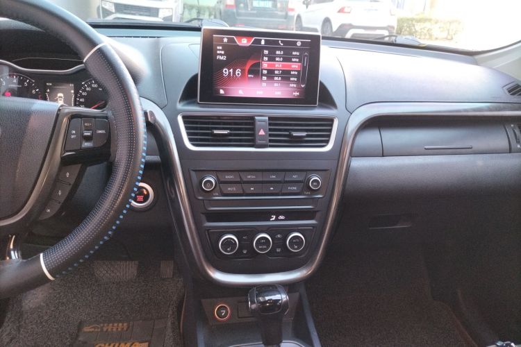 奔腾X80 2017款 1.8T 自动豪华型中控内饰16