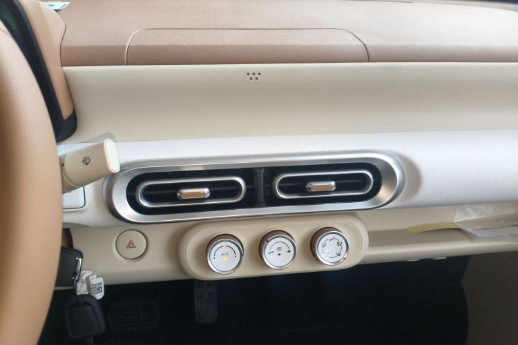 五菱汽车 宏光MINIEV 2024款 第三代 215km 青春版中控内饰16