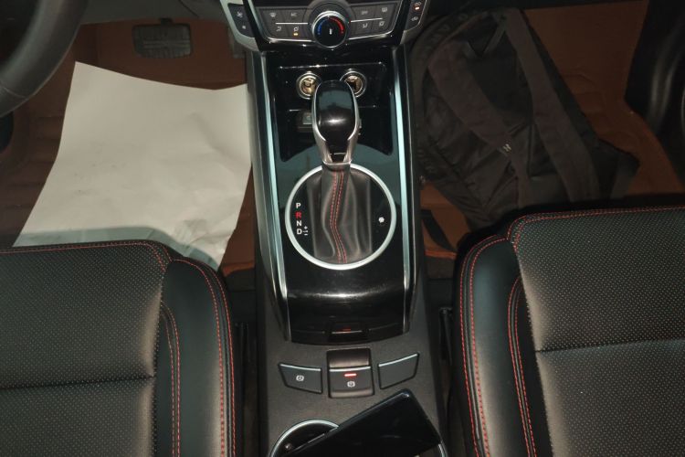 众泰 大迈X5 2015款 1.5T CVT知县型 国V局部细节18